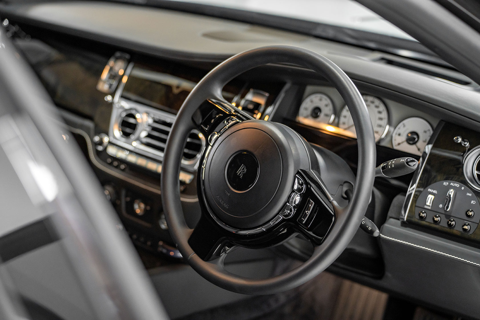 Rolls Royce Ghost Hire steering wheel